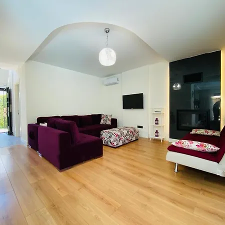 Kusadasi'nda Muhtesem Havuzlu Miray A 12 A7 B4 B10 فيلة كوشاداسيه
